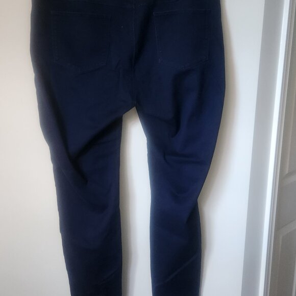 Haggar Tapered Jeans - Picture 2 of 2